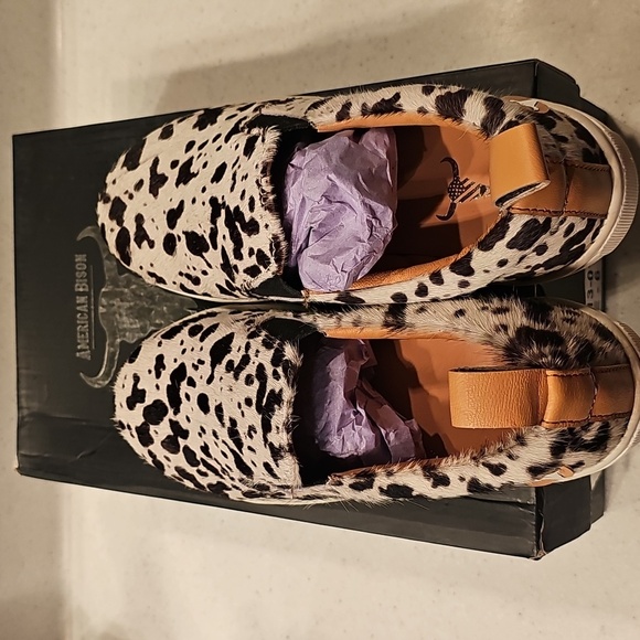 NewNoTags American Bison Women's Size 6 Real Cow Print/ Leather Slip-On Sneakers - Picture 2 of 6